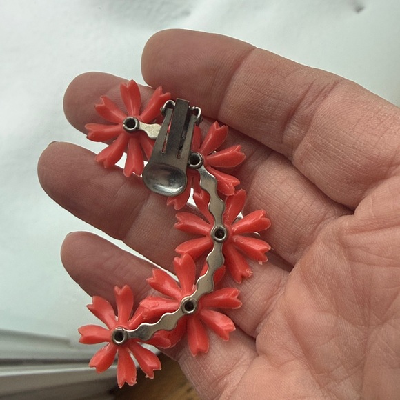 Vintage 60s Mod Flower Rhinestone Dangle Clip-On Earrings - Picture 5 of 6